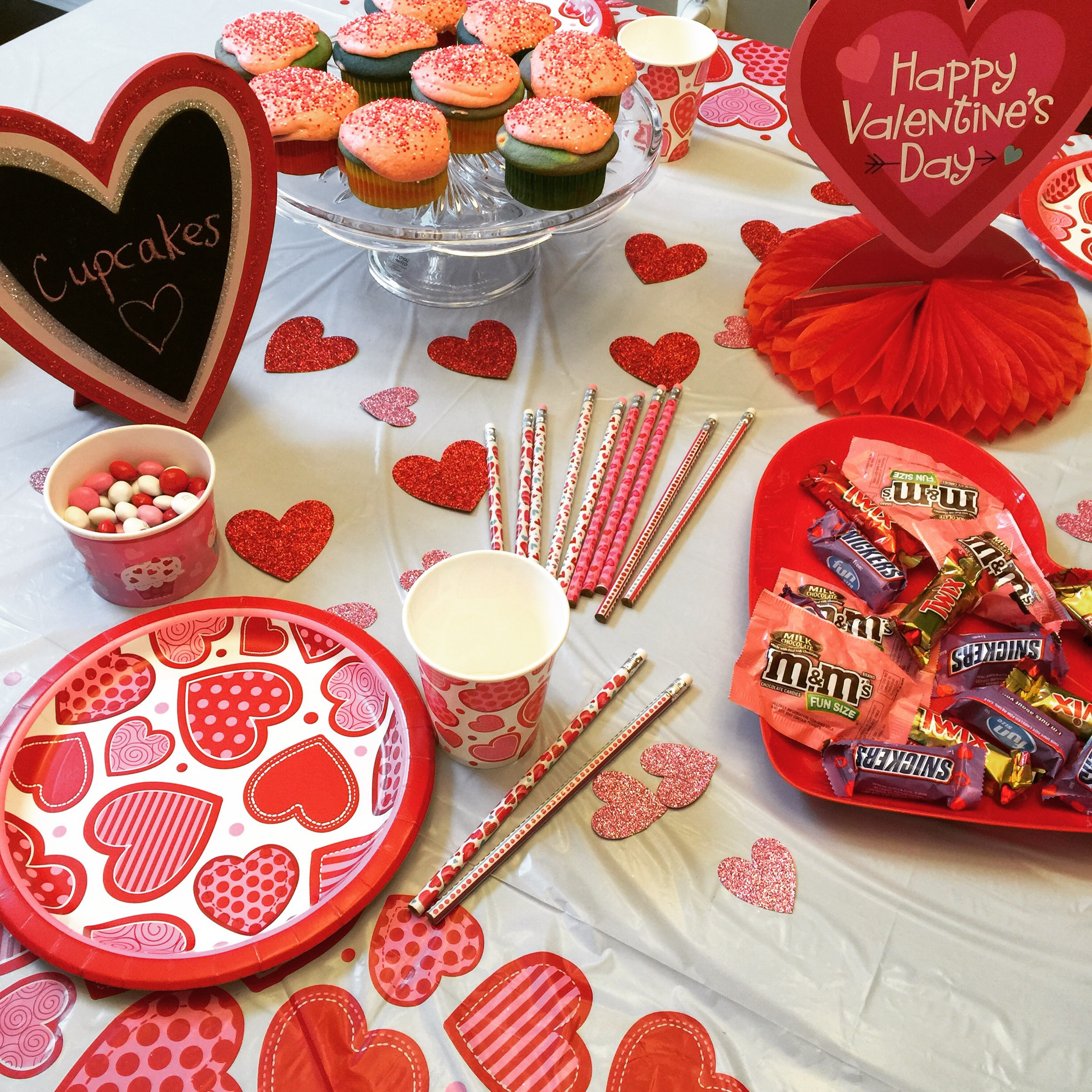 Valentines Day School Party Ideas
 Simple Valentine s Day party Decor Ideas Classy Mommy