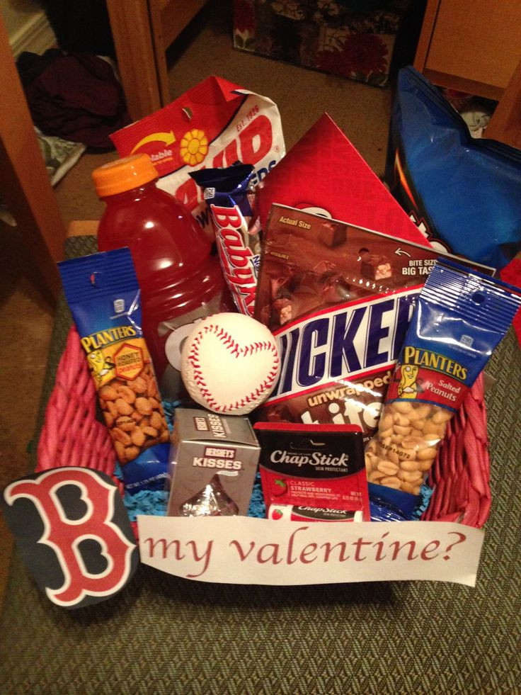 Valentines Gift Ideas For Teen Boyfriend
 Valentine s t basket for a boyfriend who loves the